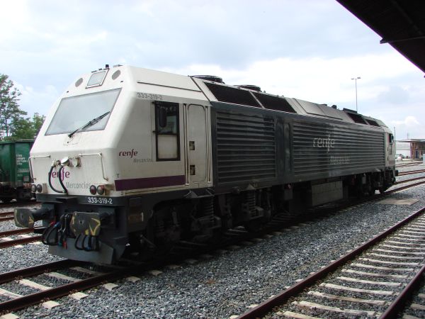 es-renfe-333.3xx-santiago-240609-full.jpg