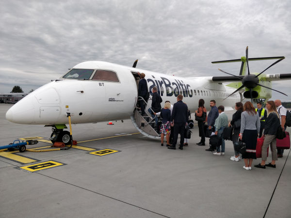 lv-airbaltic-q400-riga-040919-markkusalo-full.jpg