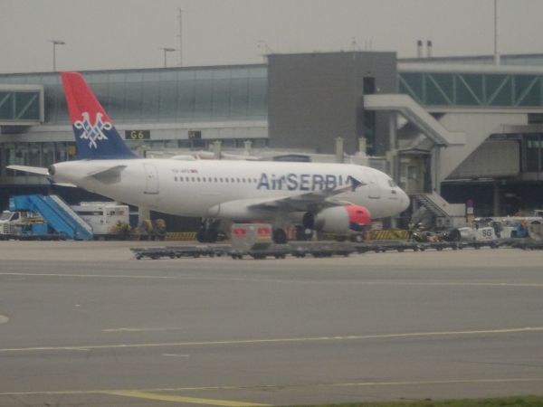 nl-airserbia-yuapd-schiphol-160322-full.jpg