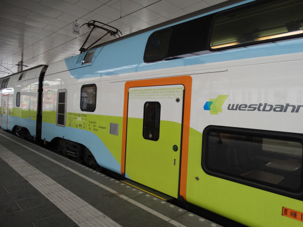 at-westbahn-door-salzburg-140318-full.jpg