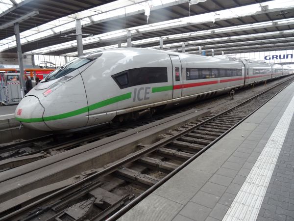 de-db-br407-muenchen_hbf-141022-pic2-full.jpg