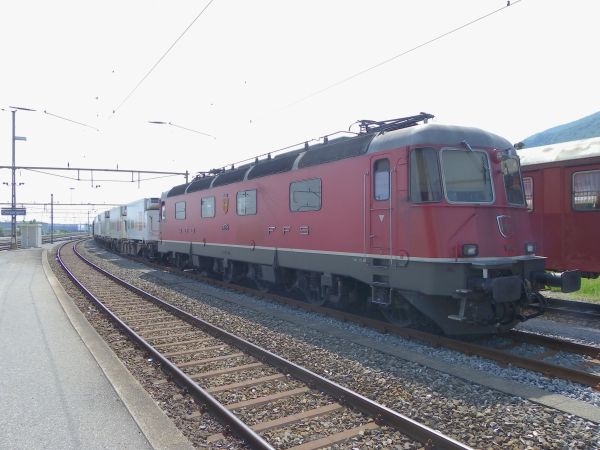 ch-sbb-re66-oensingen-100710-full.jpg