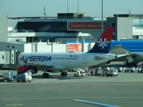 nl-airserbia-yu_apa-schiphol-120623-full.jpg