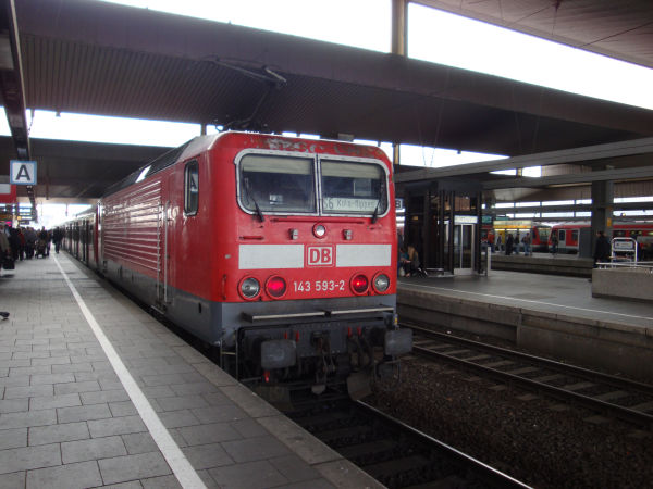 de-db-br143-duesseldorf-hbf-070509-sannas-full.jpg