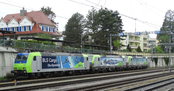 ch-bls-traxx+2x_vectron-spiez-090523-full.jpg