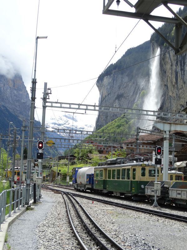 ch-wab-bdeh44_104-lauterbrunnen-130523-pic2-full.jpg