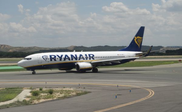 gr-ryanair-eievm-thessaloniki-110616-full.jpg