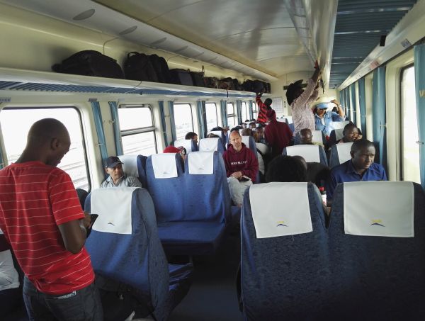 ke-kr-sgr_coach-nairobi-240118-full.jpg