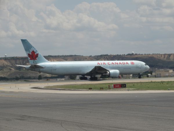 es-aircanada-c_ftca-barajas-120623-full.jpg