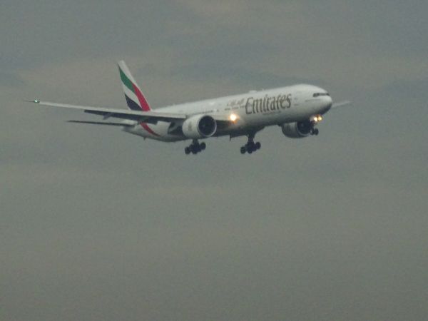 de-emirates-b777-frankfurt-030622-full.jpg