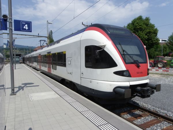 ch-sbb-rabe523-laufen-100710-full.jpg