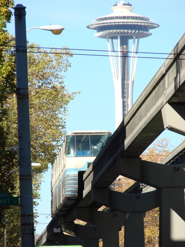 us-seattlemonorail-241007-pic2-full.jpg