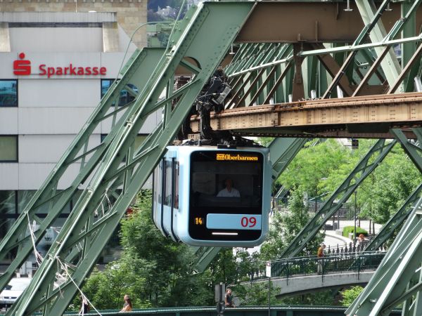 de-wsw-schwebebahn_gen15-wuppertal_hbf-100617-pic3-full.jpg