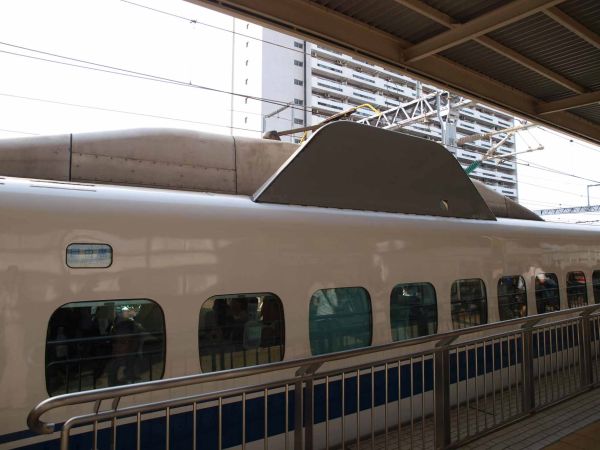 jp-jrw-shinkansen_series300-130609-heikkihemmila-full.jpg