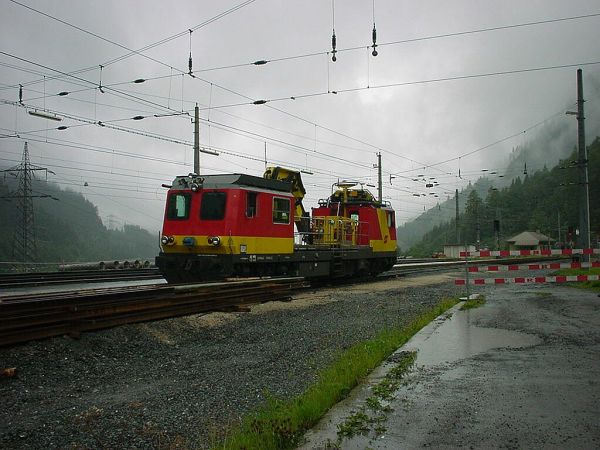 at-oebb-catenaryservicewagon-langen_am_arlberg-060702-full.jpg