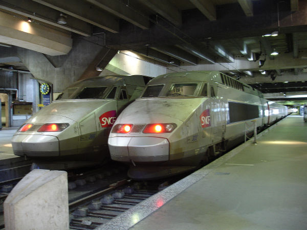 fr-sncf-tgv322+366-garemontparnasse-270108-full.jpg