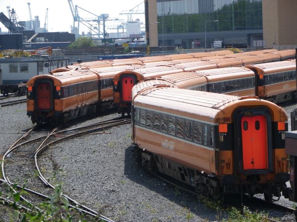 ie-ie-express_coaches-docklands-140611-pic2-full.jpg