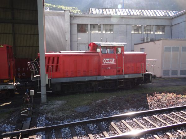 ch-oebb-em44_20-oensingen-050516-full.jpg