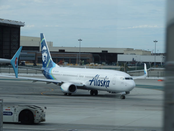 us-alaska-n253ak-lax-291016-full.jpg