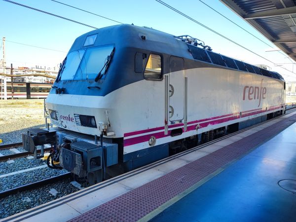 es-renfe-252-alicante-140624-markkusalo-full.jpg