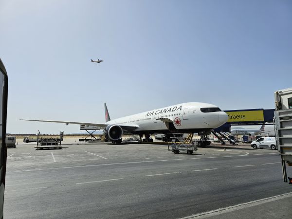 gr-aircanada-b777300er-cfnnq-athens-040624-full.jpg