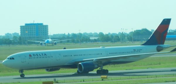 nl-delta-n822nw-schiphol-120623-full.jpg