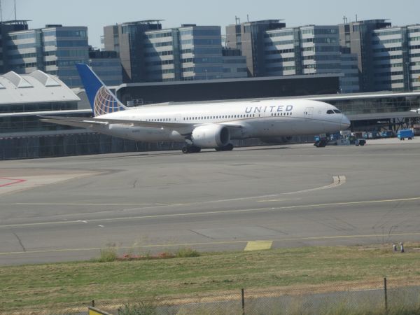 nl-united-n28912-schiphol-120623-pic2-full.jpg